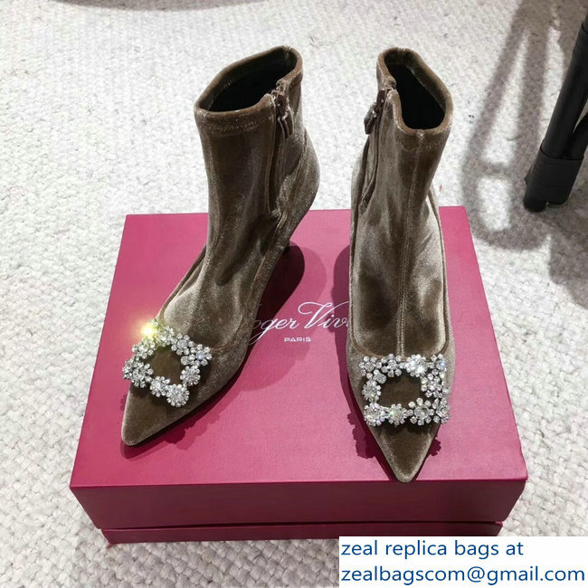 Roger Vivier Flower Strass Rivets Buckle Ankle Boots Velvet Camel 2018 - Click Image to Close