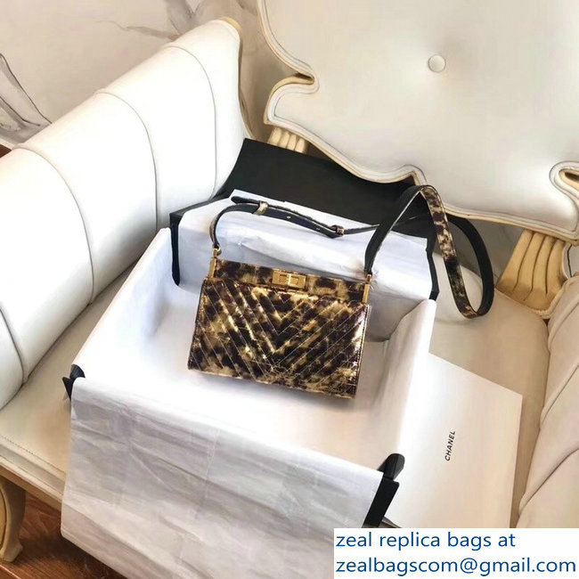 Chanel Chevron Reissue Clutch Bag A57388 Metallic Crumpled Goatskin 2018 - Click Image to Close