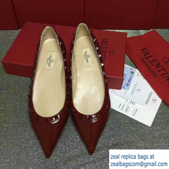 VALENTINO ROCKSTUD STRAP PATENT FLAT DARK RED