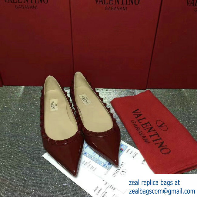 VALENTINO ROCKSTUD STRAP PATENT FLAT DARK RED