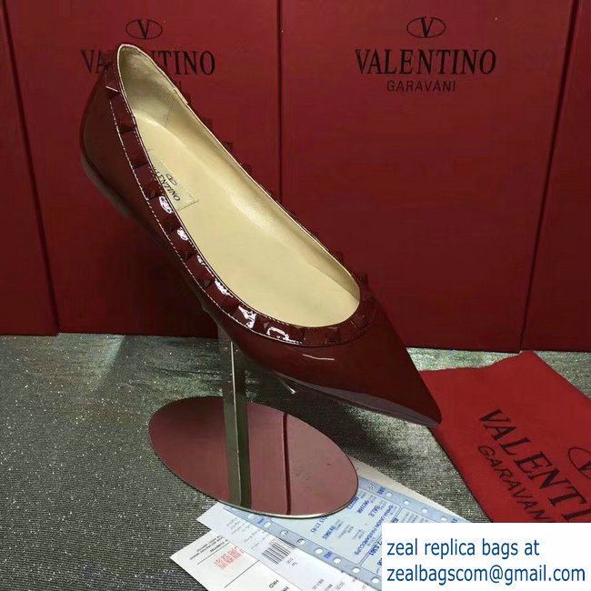 VALENTINO ROCKSTUD STRAP PATENT FLAT DARK RED