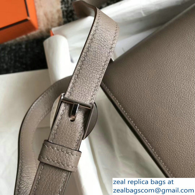 Hermes 2002 - 26 Bag Etoupe In Evercolor Calfskin With Adjustable Strap