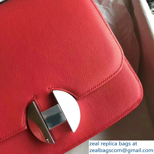 Hermes 2002 - 26 Bag Red In Evercolor Calfskin With Adjustable Strap