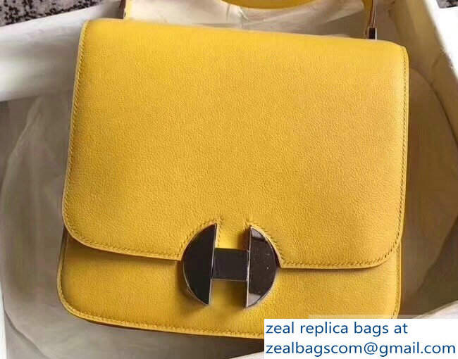 Hermes 2002 - 26 Bag Yellow In Evercolor Calfskin With Adjustable Strap - Click Image to Close