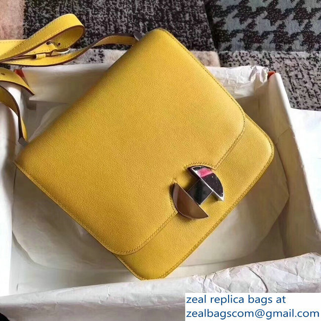 Hermes 2002 - 26 Bag Yellow In Evercolor Calfskin With Adjustable Strap