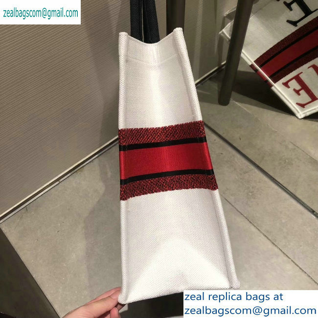 DiorBook Tote Bag white with an Embroideredheart 2019