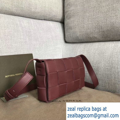 Bottega Veneta Cassette Crossbody Bag In Maxi Weave Burgundy 2019 - Click Image to Close