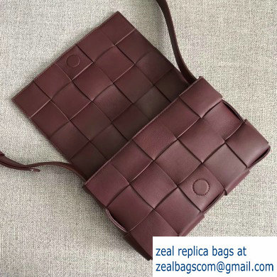 Bottega Veneta Cassette Crossbody Bag In Maxi Weave Burgundy 2019 - Click Image to Close