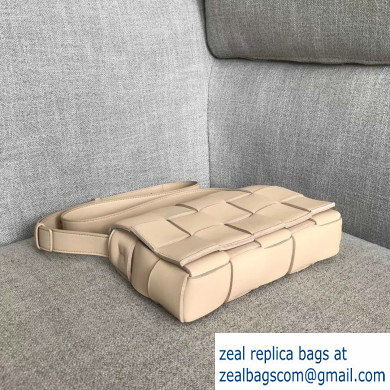 Bottega Veneta Cassette Crossbody Bag In Maxi Weave Nude 2019
