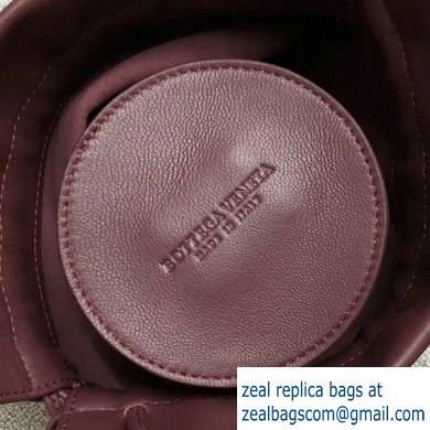 Bottega Veneta Drawstring Pouch Bag In Nappa Burgundy 2019 - Click Image to Close