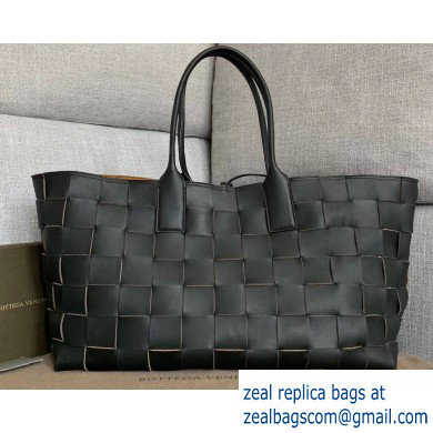 Bottega Veneta Horizontal Medium Tote Bag In Maxi Intreccio Black 2019