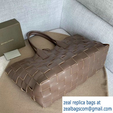 Bottega Veneta Horizontal Medium Tote Bag In Maxi Intreccio Coffee 2019 - Click Image to Close