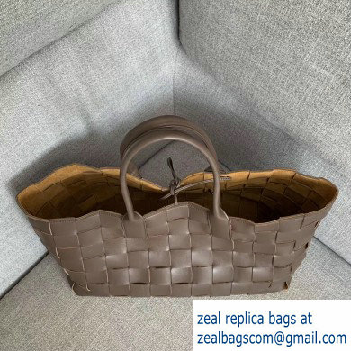 Bottega Veneta Horizontal Medium Tote Bag In Maxi Intreccio Coffee 2019