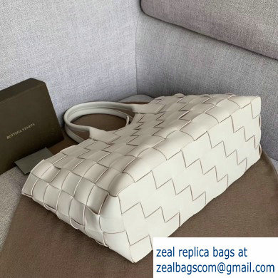 Bottega Veneta Horizontal Medium Tote Bag In Maxi Intreccio White 2019