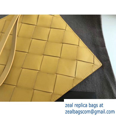 Bottega Veneta Medium Pouch Clutch Bag In Maxi Intreccio Weave Yellow 2019 - Click Image to Close