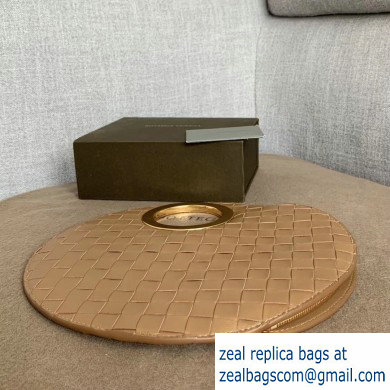 Bottega Veneta Small BV Rim Disc-shaped Clutch Bag In Maxi Intreccio Apricot 2019