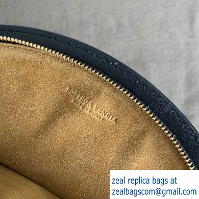 Bottega Veneta Small BV Rim Disc-shaped Clutch Bag In Maxi Intreccio Black 2019