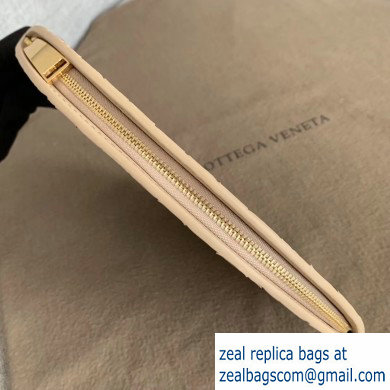 Bottega Veneta Small BV Rim Disc-shaped Clutch Bag In Maxi Intreccio Nude 2019 - Click Image to Close