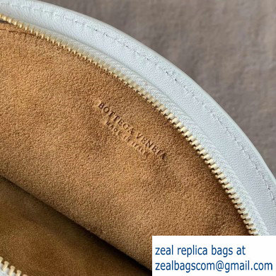 Bottega Veneta Small BV Rim Disc-shaped Clutch Bag In Maxi Intreccio White 2019