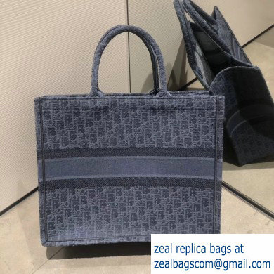 Dior Book Tote bag in denim blue Dior Oblique-embroidered canvas 2019