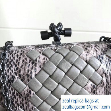 Bottega Veneta Intrecciato Chain Knot Clutch Bag Python Gray - Click Image to Close