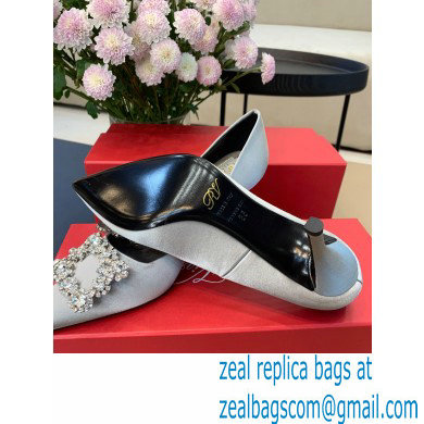 Roger Vivier Heel 6.5cm Flower Strass Buckle Pumps in Satin Gray