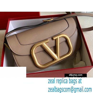 Valentino Supervee Calfskin Crossbody Large Bag Camel/Gold 2020 - Click Image to Close