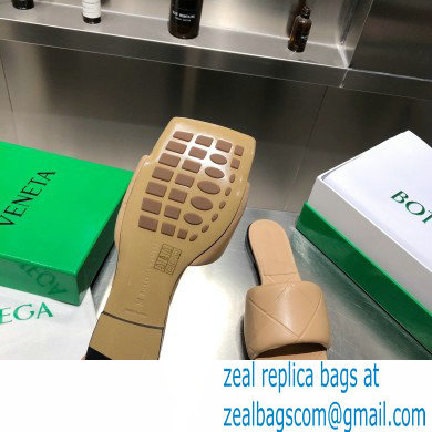 Bottega Veneta Square Sole Quilted The Rubber Lido Flat Slides Sandals Beige 2021