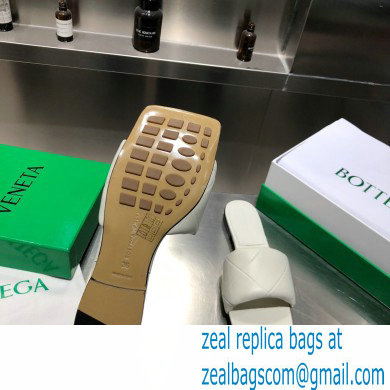 Bottega Veneta Square Sole Quilted The Rubber Lido Flat Slides Sandals Creamy 2021 - Click Image to Close