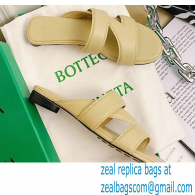 Bottega Veneta THE BAND Calf Leather Flat Sandals Beige 2021