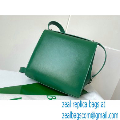 Bottega Veneta THE CLIP Squared Shoulder Bag in Box Calf Green 2021