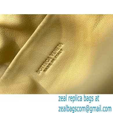 Bottega Veneta THE MINI BULB Shoulder Bag in Nappa Tapioca 2021