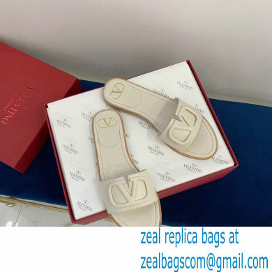Valentino VLogo Signature Slide Sandals Creamy 2021