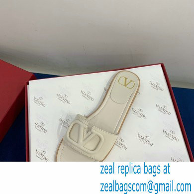 Valentino VLogo Signature Slide Sandals Creamy 2021