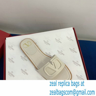 Valentino VLogo Signature Slide Sandals Creamy 2021