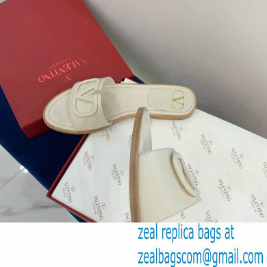 Valentino VLogo Signature Slide Sandals Creamy 2021