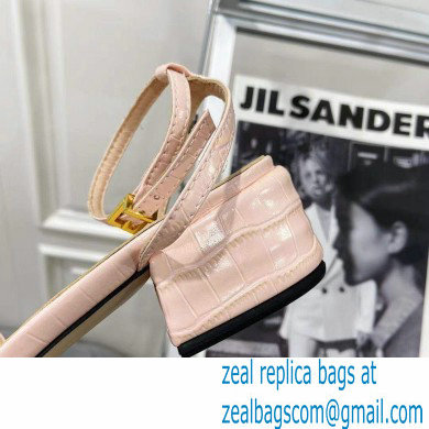 Fendi Crocodile-embossed Leather Promenade Sandals Light Pink with FF Baguette Buckle 2021