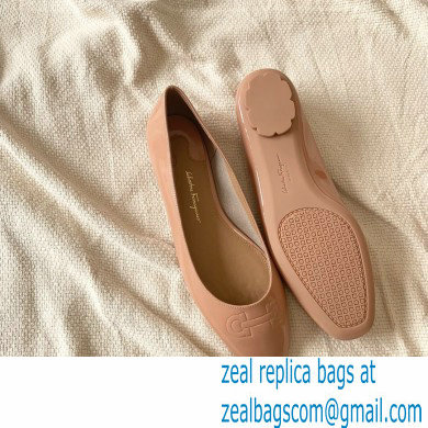 Ferragamo Heel 1cm Gancini Ballet Flats Nude