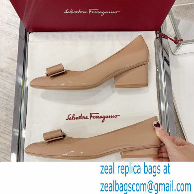 Ferragamo Heel 2cm Viva Ballet Flats Patent Leather Beige