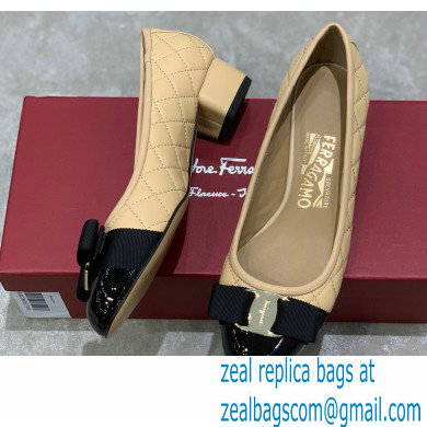 Ferragamo Heel 3cm Vara Bow Pumps Quilted Leather Beige/Black