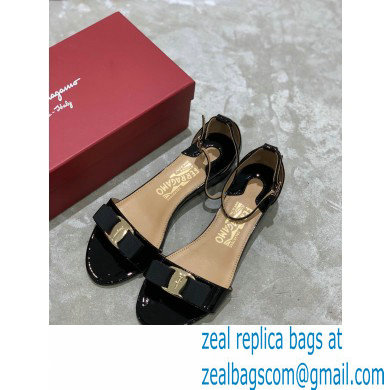 Ferragamo Heel 4.5cm Vara Bow Sandals with Strap Patent Leather Black - Click Image to Close