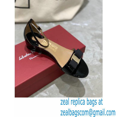 Ferragamo Heel 4.5cm Vara Bow Sandals with Strap Patent Leather Black