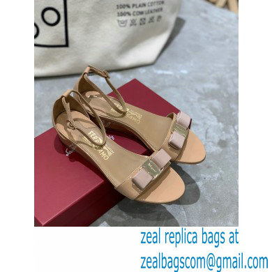 Ferragamo Heel 4.5cm Vara Bow Sandals with Strap Patent Leather Nude - Click Image to Close