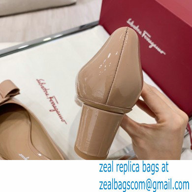 Ferragamo Heel 5.5cm Viva Pumps Patent Leather Beige