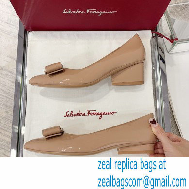 Ferragamo Heel 5.5cm Viva Pumps Patent Leather Beige
