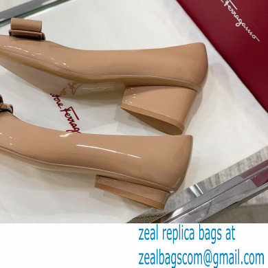 Ferragamo Heel 5.5cm Viva Pumps Patent Leather Beige