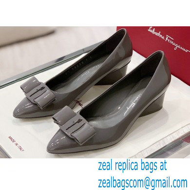 Ferragamo Heel 5.5cm Viva Pumps Patent Leather Gray