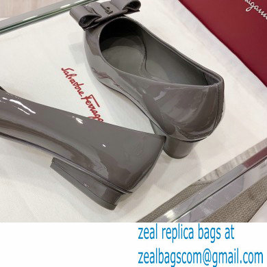 Ferragamo Heel 5.5cm Viva Pumps Patent Leather Gray