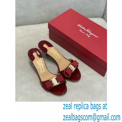 Ferragamo Heel 6cm Vara Bow Mules Patent Leather Burgundy