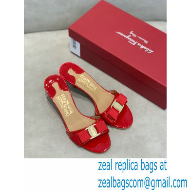 Ferragamo Heel 6cm Vara Bow Mules Patent Leather Red - Click Image to Close